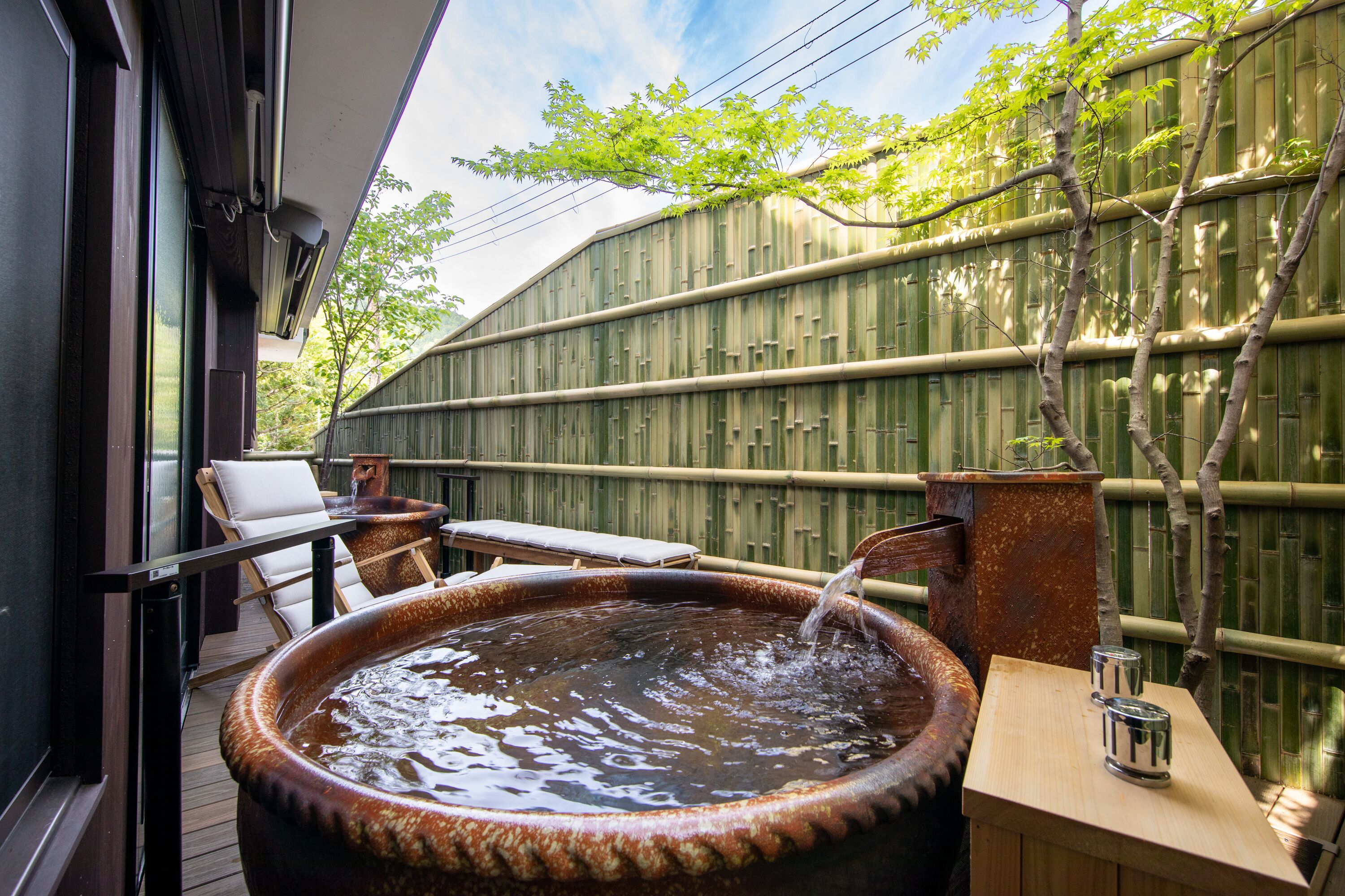 Vila, para não fumantes (Suite, with Open-Air Bath) | Banheiro | Secador de cabelo, chinelos, vasos sanitários com bidê eletrônico 