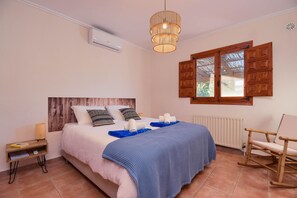 3 bedrooms, iron/ironing board, WiFi, bed sheets - Beautiful and romantic villa in Javea, Costa Blanca, Spain  with private pool for 6 persons (Javea)
