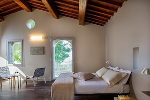 4 habitaciones, tabla de planchar con plancha y wifi gratis 