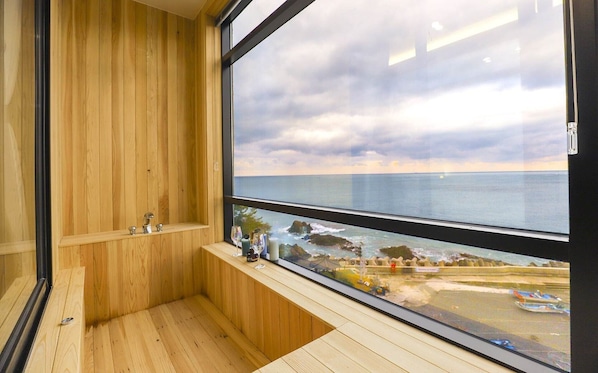 Habitación Royal doble | Ropa de cama de alta calidad y escritorio