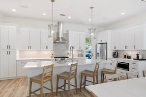 Fridge, microwave, dishwasher, coffee/tea maker