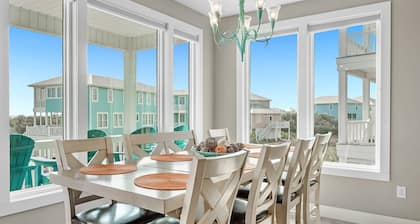 Group Hug ~ Outdoor Pool, Deeded Beach Access + $400 FREE Activities Daily ~ Zoo/Parasailing + More