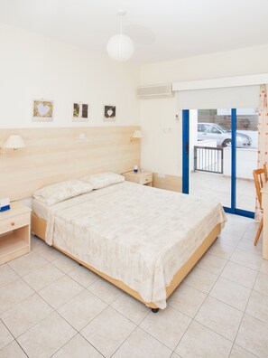 2 bedrooms, WiFi - Two Bedroom Apartment - Flouressia Gardens (Protaras)