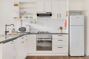 Frigobar, microondas, tetera/pava eléctrica, tostadora