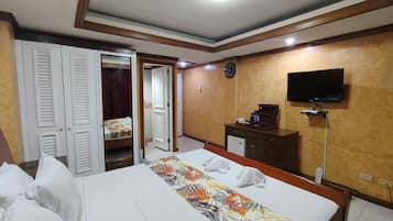 Superior Room, 1 King Bed, Balcony | 1 bedroom, in-room safe, iron/ironing board, free WiFi