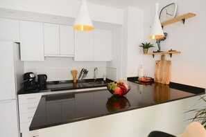 Fridge, microwave, oven, coffee/tea maker