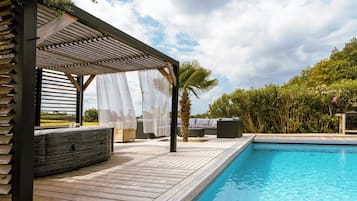Piscine extérieure