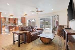 Unclassified image, 5 of 23, button - Of Wine & Gods - Hot Tub, BBQ and Fire Pit (Joshua Tree)