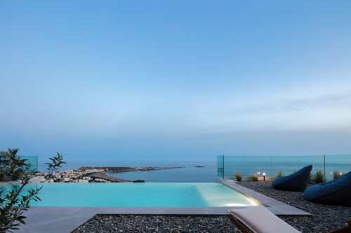 Superb sea views, walking distance to the beach and Paleochora