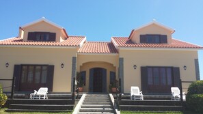 Exterior - APARTMENT1st floor of 1 casa.Total/independente.Jardim.Praia 10 min. (A dos Cunhados)