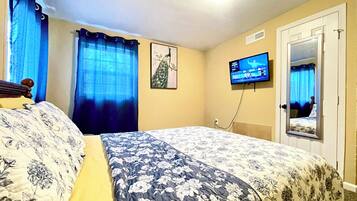 3 habitaciones, escritorio, tabla de planchar con plancha y wifi gratis