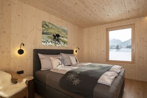 Superior Townhome, 4 Bedrooms, Mountain View (incl. Cleaning Fee) | 4 bedrooms, free WiFi - Haus Valtellina (Sankt Gallenkirch)