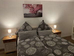 3 bedrooms, free WiFi, bed sheets