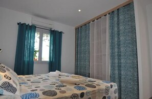 1 bedroom, iron/ironing board, free WiFi, bed sheets - Charming T2 for 3 people, 5mn from the beach (Serra-di-Ferro)