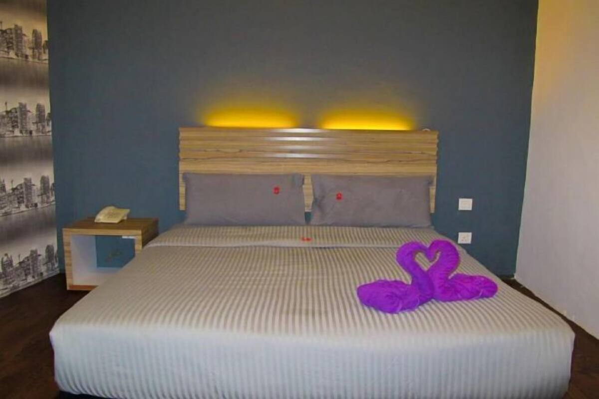 Desk, iron/ironing board, WiFi (free), bed sheets