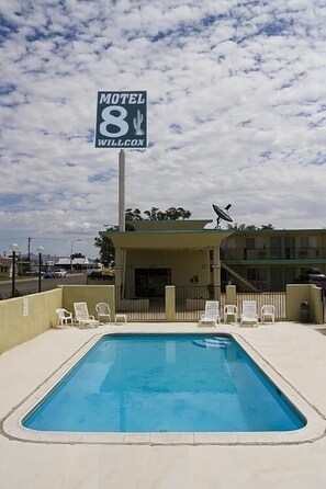 Front of property - Motel 8 Willcox  (Willcox)