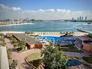 Pool - Fantastic flat in TiaraResidence (Dubai)