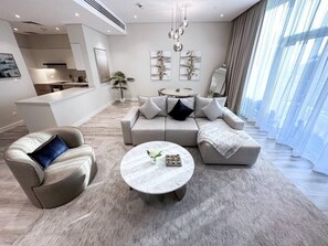 TV - Fantastic flat in TiaraResidence (Dubai)