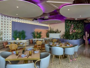 Dining - Fantastic flat in TiaraResidence (Dubai)