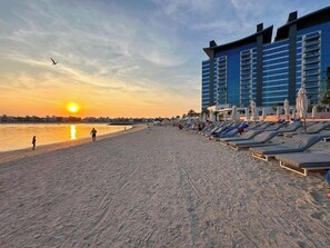 Beach - Sunset view apartment in Oceana (Dubai)