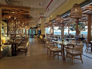 Dining - Sunset view apartment in Oceana (Dubai)