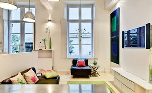 Smart-TV, DVD-Player, Stereoanlage
