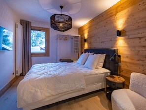 3 bedrooms, free WiFi, bed sheets