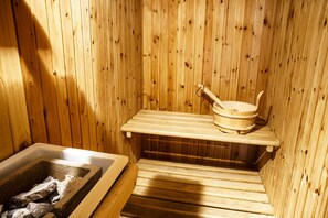 Deluxe Suite, Sauna | Room amenity - Le Meraviglie di Alice (Cagliari)