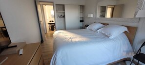 1 chambre, bureau, fer et planche à repasser, Wi-Fi gratuit