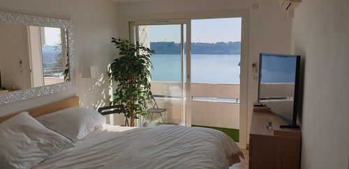 T3 with nice view. Calme. Ideal for lovers