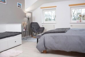 2 dormitorios, tabla de planchar con plancha, wifi gratis y ropa de cama
