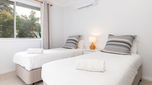2 bedrooms, iron/ironing board, Internet, bed sheets