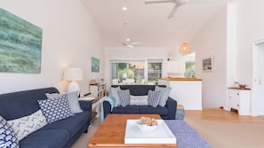 TV - Waverider 1- Close to the beautiful Boomerang Beach (Boomerang Beach)