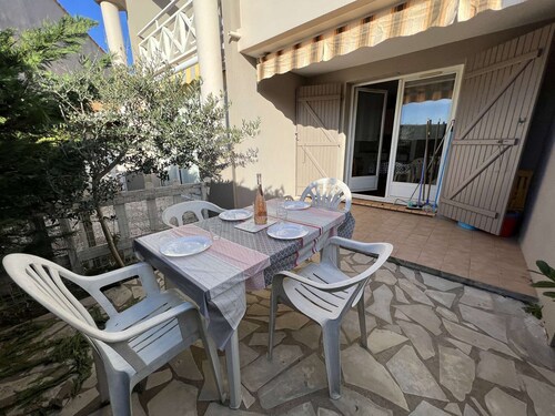 Studio with Pool and Parking 500m from the Beach