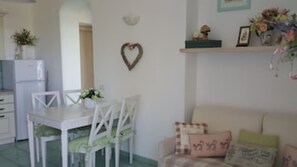 Dining - Aquamarine - Apartments in old farmhouse (Puglia)