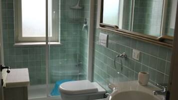 Doccia, bidet