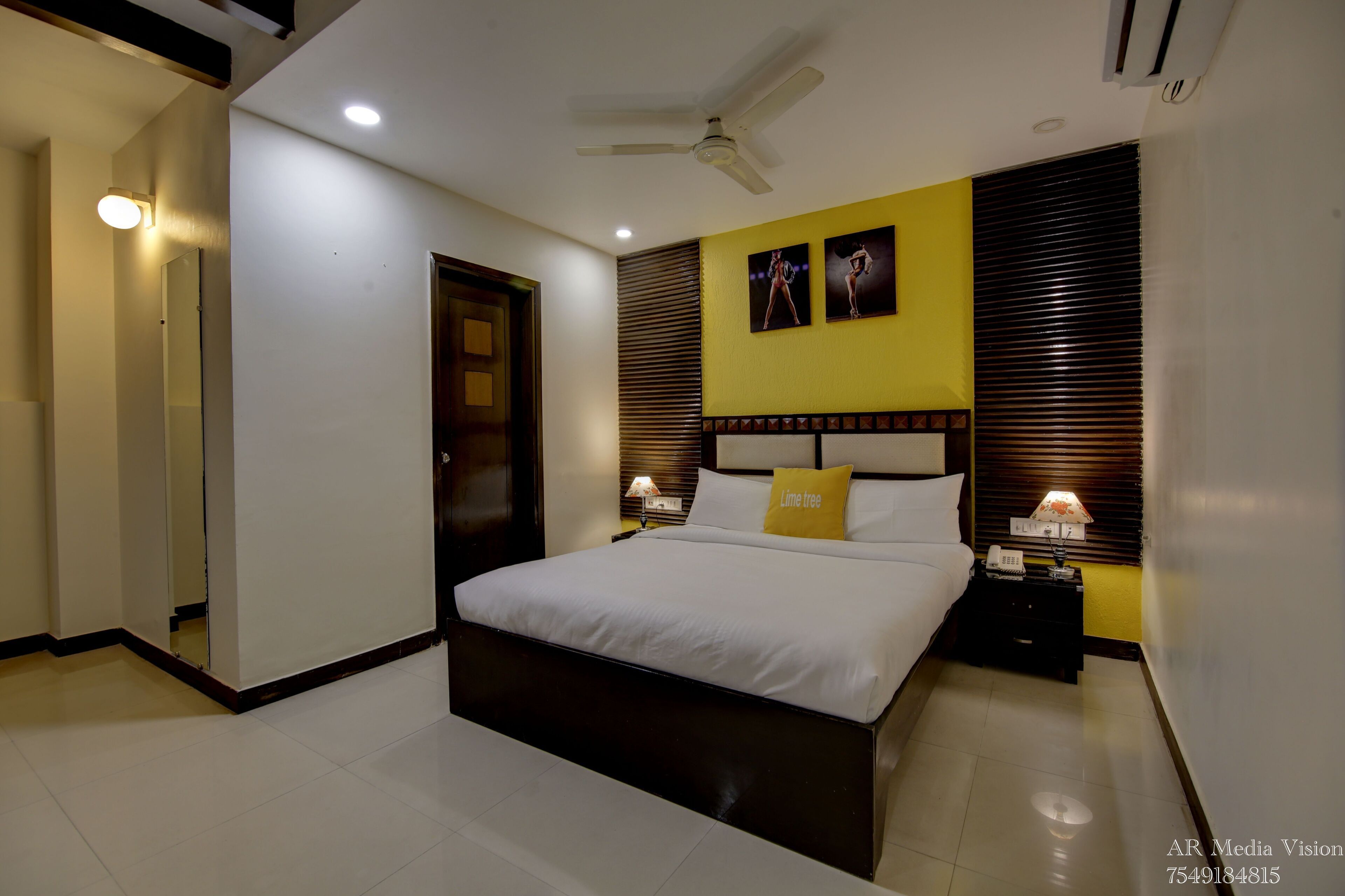 Kamar Deluks | 1 kamar tidur, minibar, meja kerja, dan tirai kedap cahaya