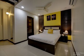 Deluxe Room | 1 bedroom, minibar, desk, blackout curtains - Lime Tree Hotel Greater Kailash  (New Delhi)
