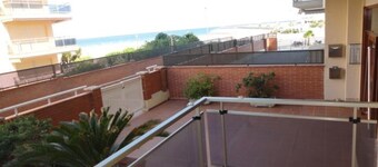 Appartement RDC à Torredembarra, 2 ch, balcon, Wifi, parking