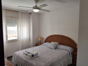 2 bedrooms, bed sheets