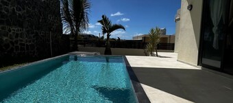 SAHARA VILLAS - New villa with swimming pool. 5 mins from beaches, restaurants, bars