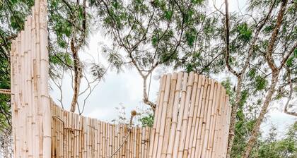 Cute Off Grid Bell Tent with WIFI - 5 min from Haleiwa!!!!