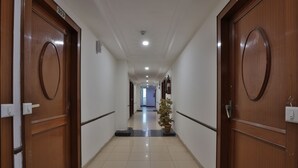 Lobby - Hotel Sadbhav (Ahmedabad)