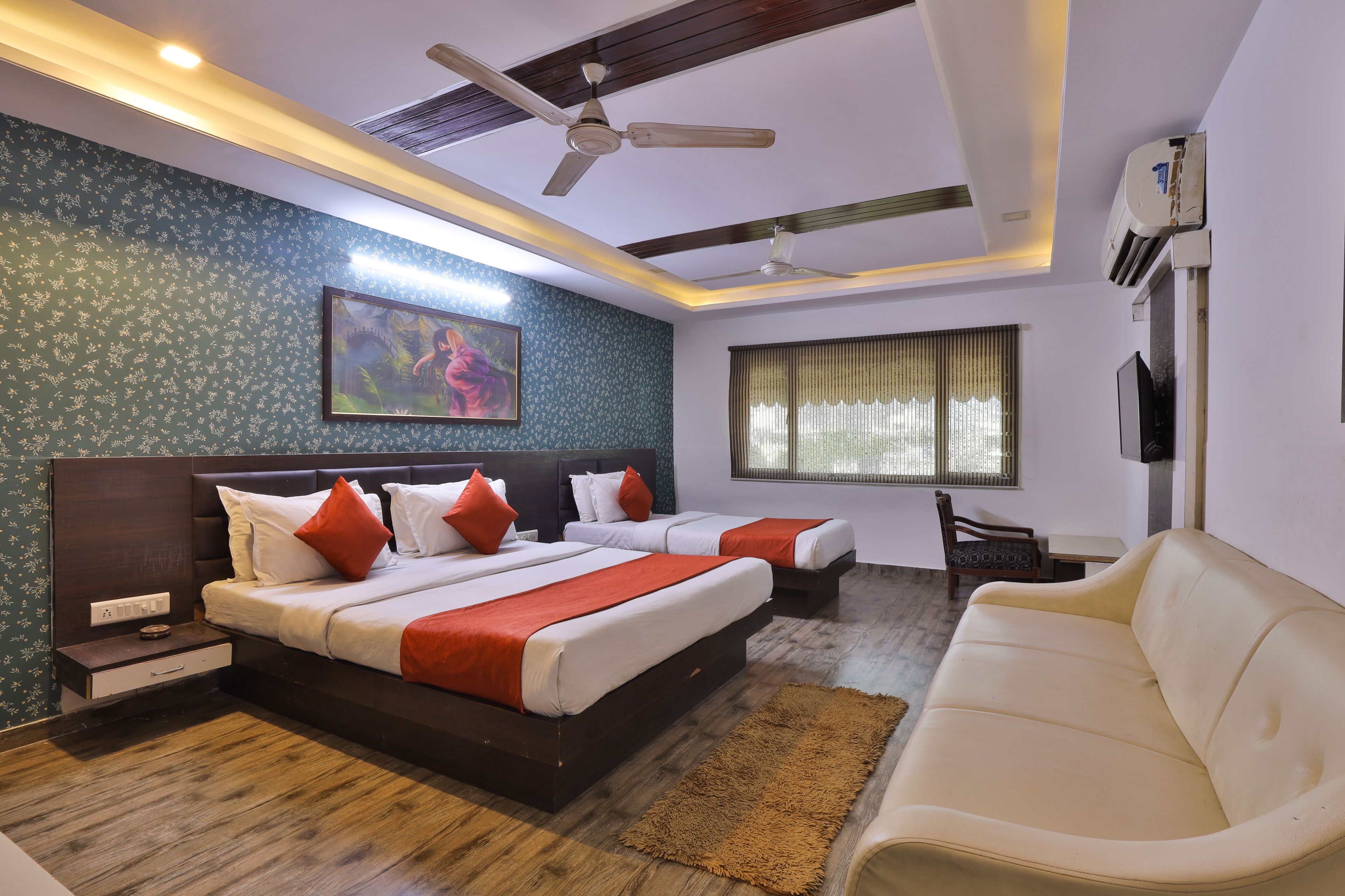 Family Room | Free WiFi, bed sheets