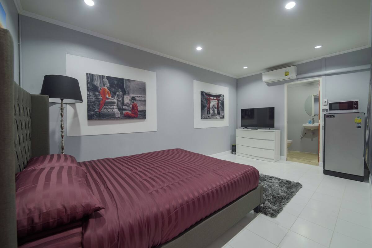 Chambre Élite double, 1 grand lit | Literie de qualité, couette en duvet, lit avec matelas à plateau-coussin
