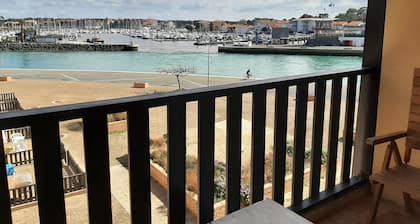 Duplex cosy avec piscine et parking Ă Capbreton