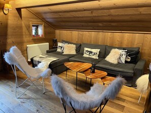 TV connectée, jeux vidéo, livres