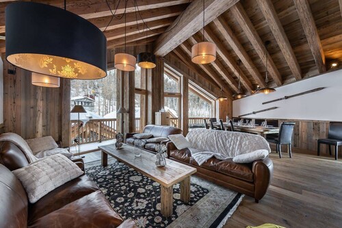 Chalet de luxe, jacuzzi et sauna, 14 personnes.