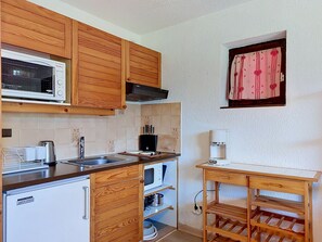 Refrigerador y utensilios de cocina 