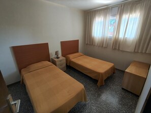 2 bedrooms, bed sheets